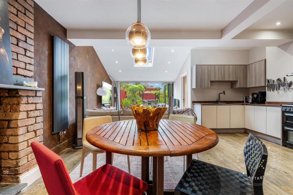 Caerphilly Road (17).jpg