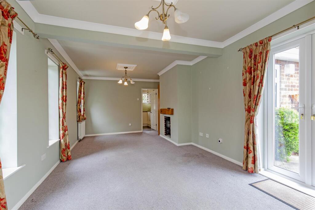 Reception Room-3.jpg