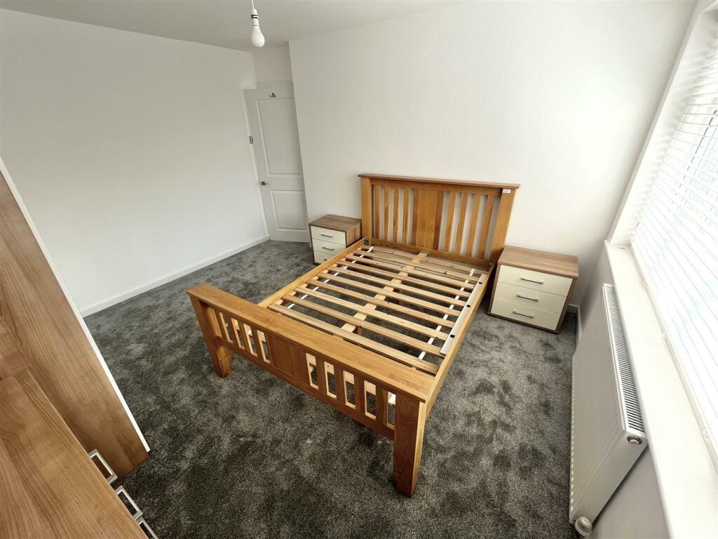 Bedroom 1 Aspect 2.jpg