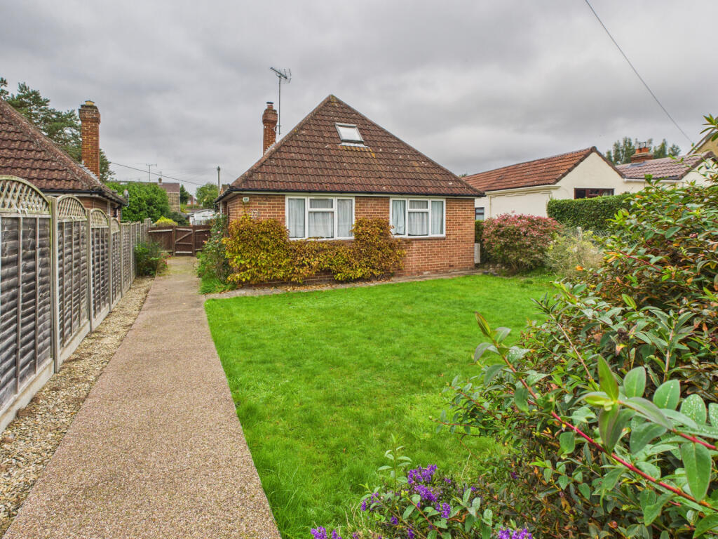 3/4 bedroom Detached chalet style bungalow