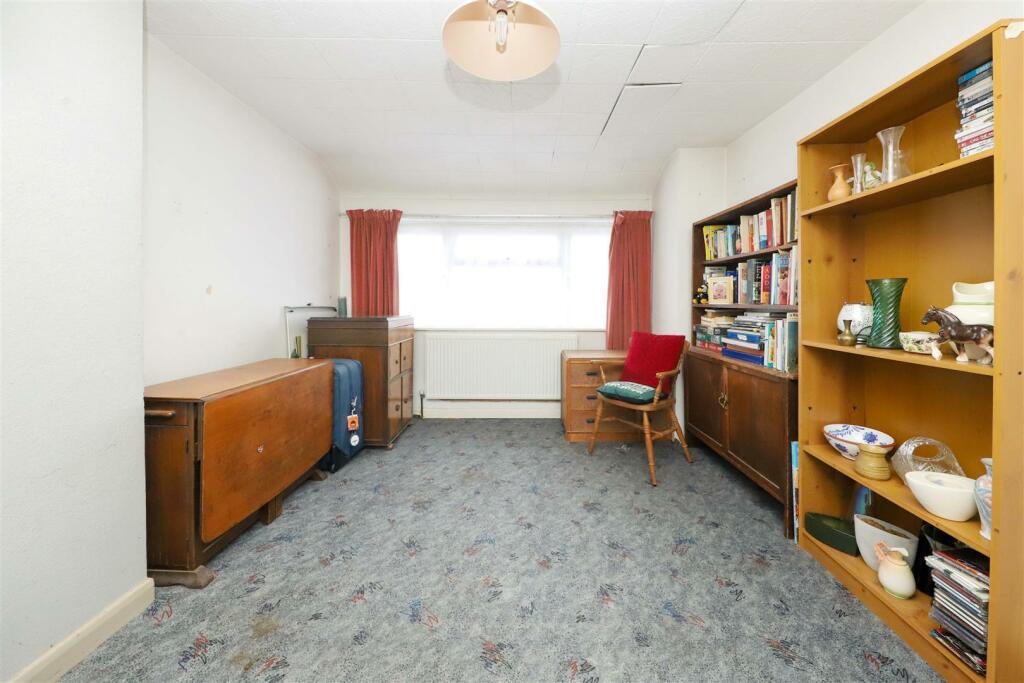 Second bedroom