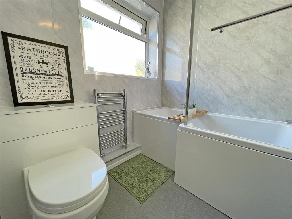 Ashford Close 29 - New Bathroom.jpg