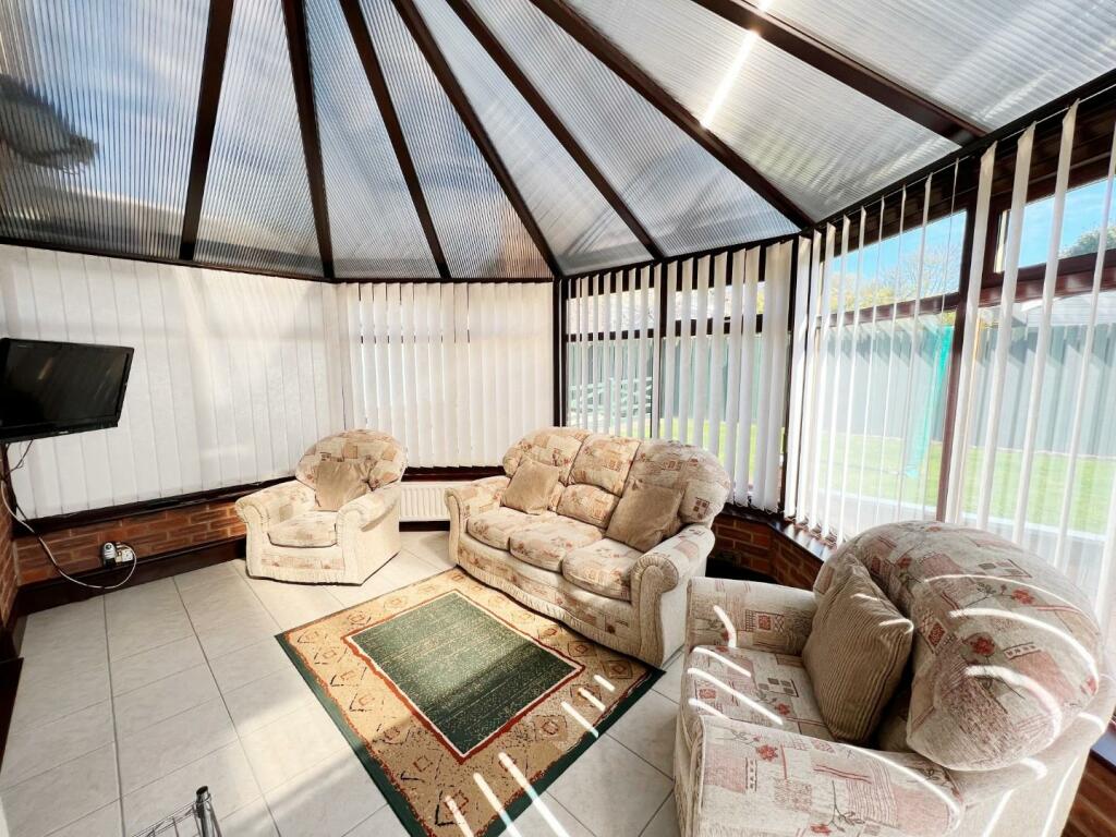Conservatory pic 2.jpg