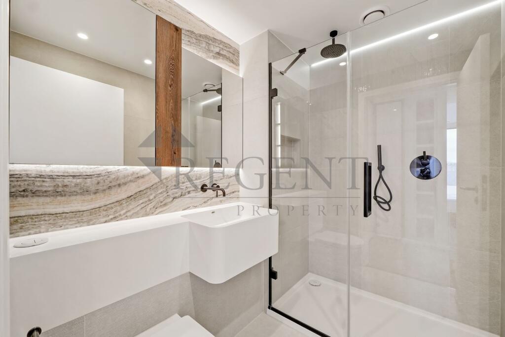 Main ensuite