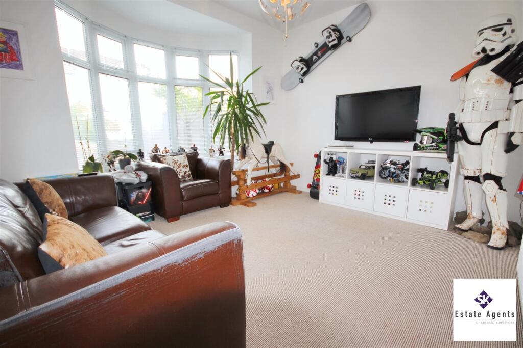 Lounge/Playroom