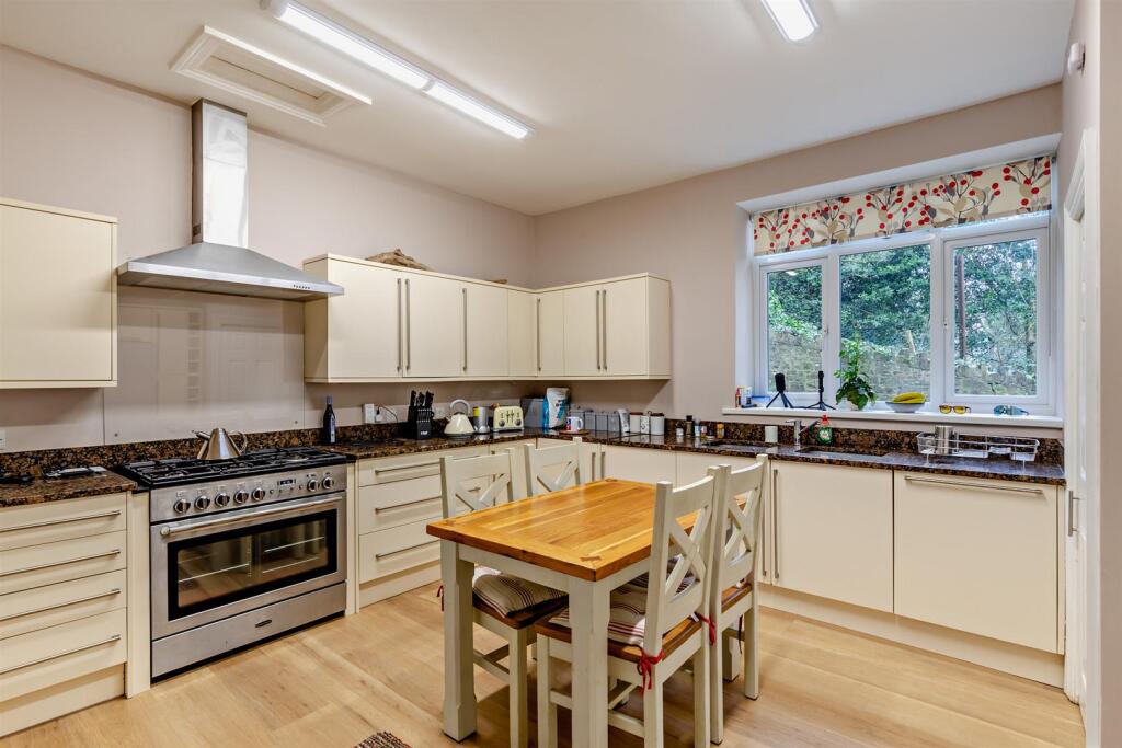 Ground floor flat kitchen