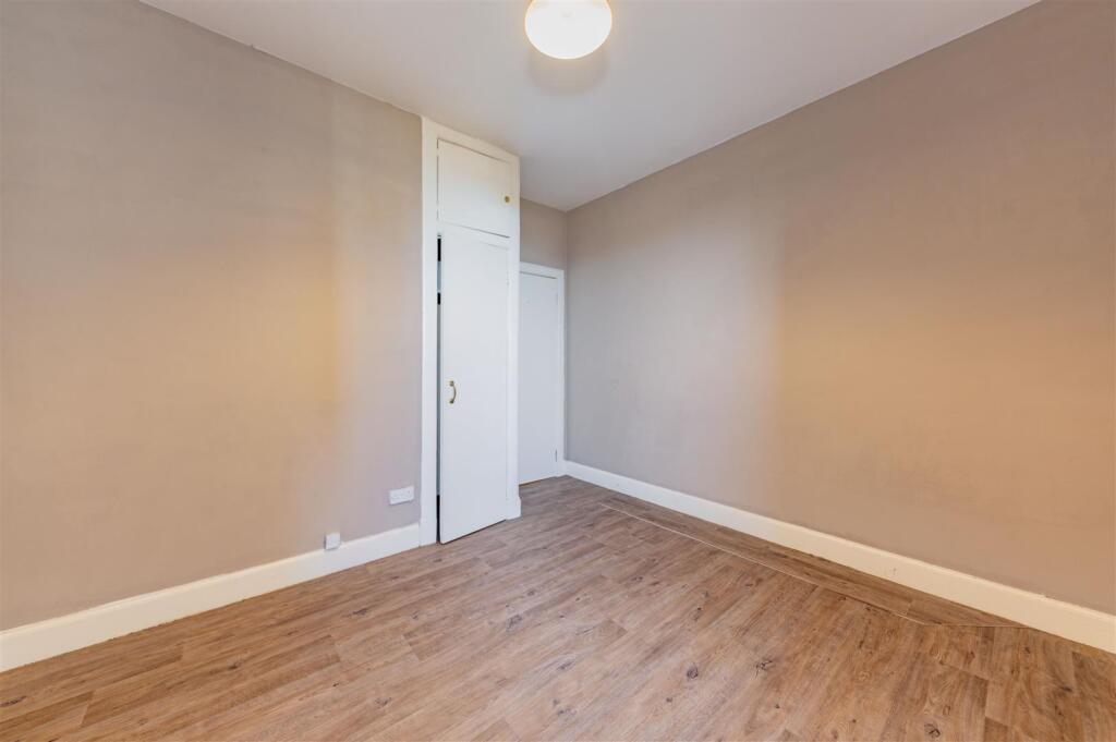 1L 103 Rosebank Street Dundee-6.JPG