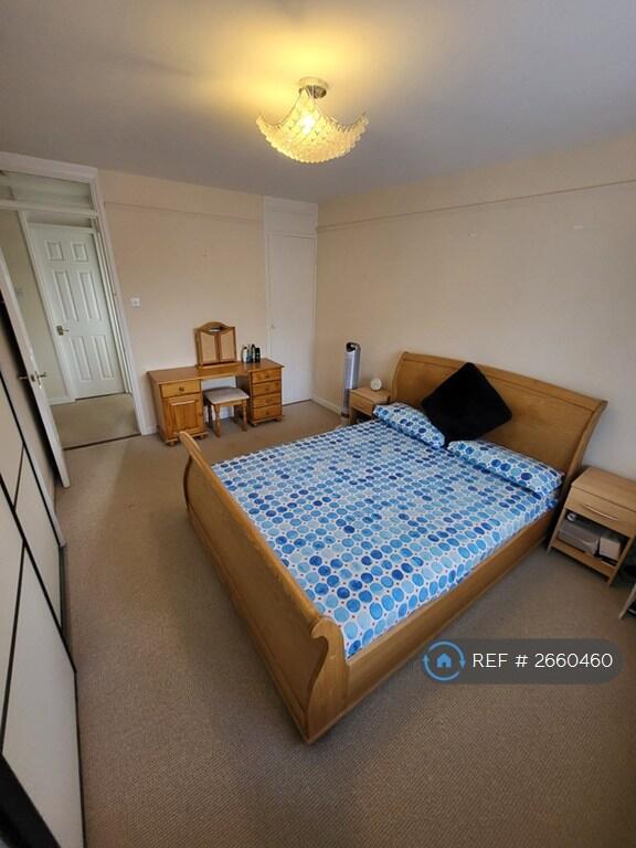 Master Bedroom (Pic 3)