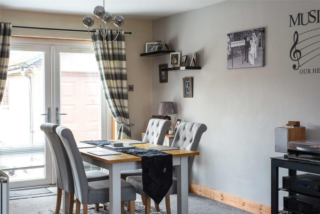 Sitting/Dining Room