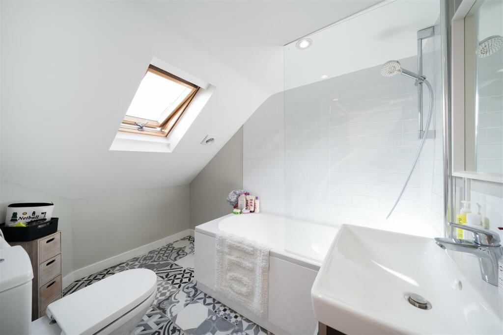 Preston Road 4- bath (4).jpg