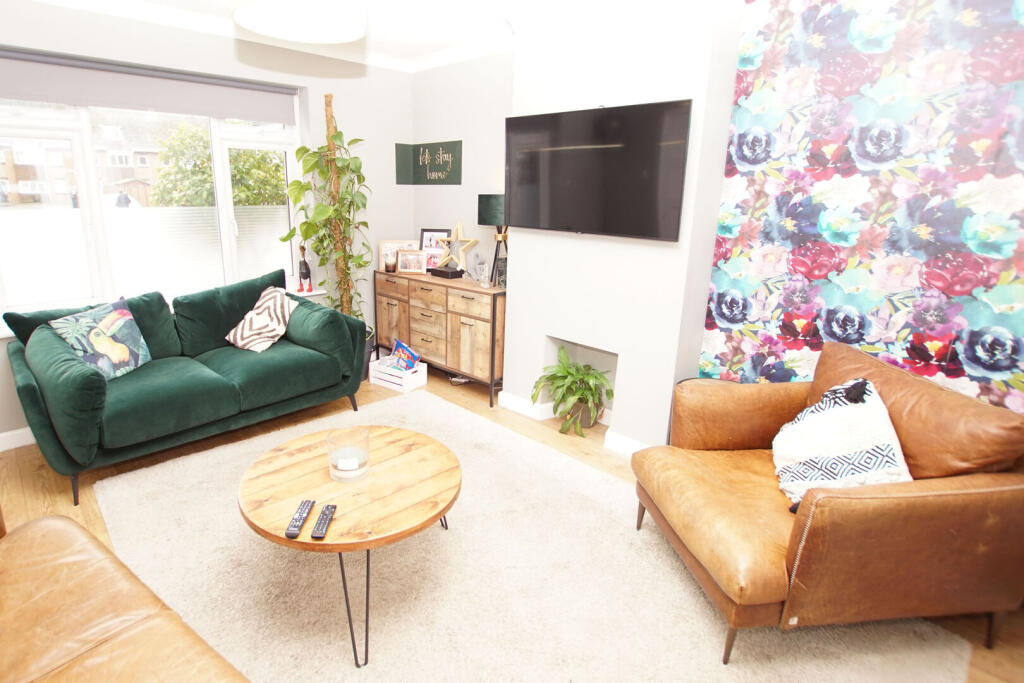 Lounge-1.jpg