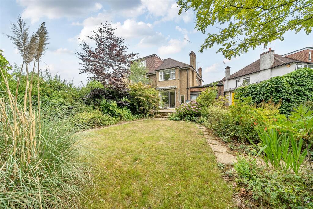 Frankland Close - Rear.jpg