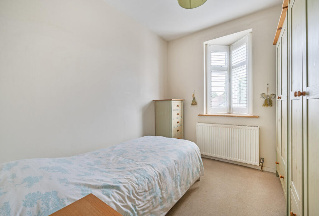 1325985-10-6878e2...