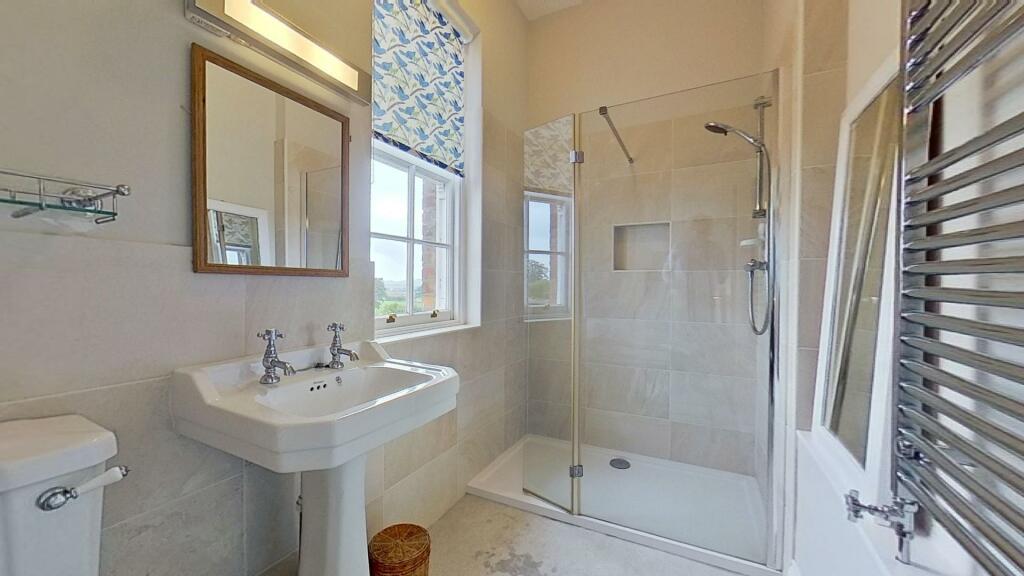 EN SUITE SHOWER ROOM
