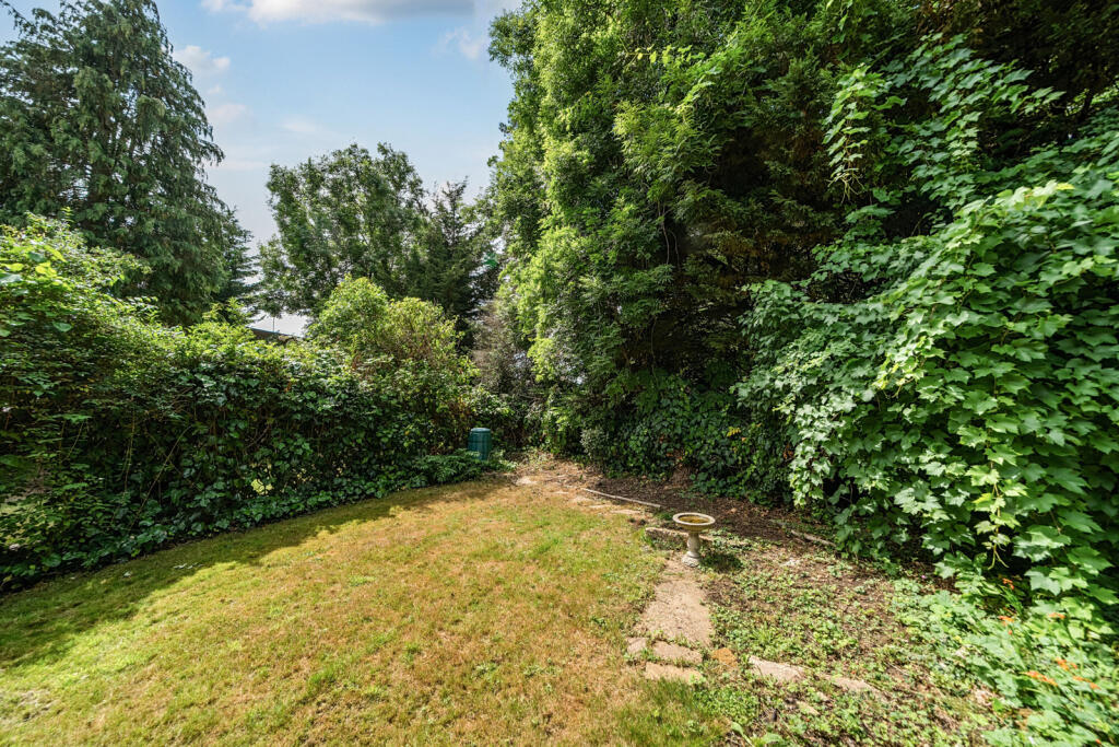 1329202-1-687e4ee...