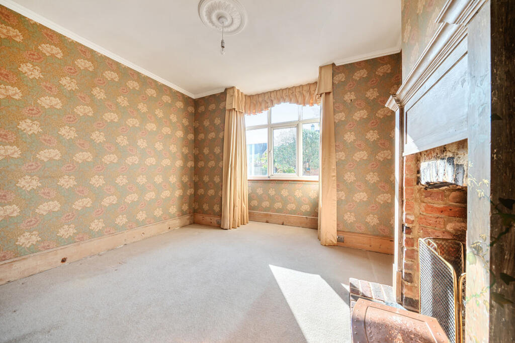 1353704-8-68c7ddd...