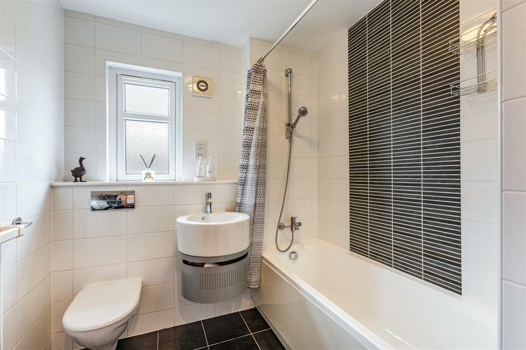 3 William Law Gardens Galashiels 21.JPG