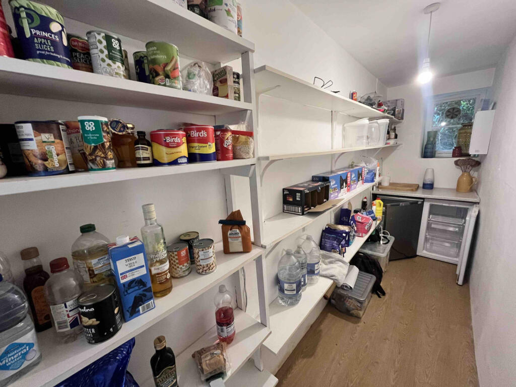 WALK-IN PANTRY