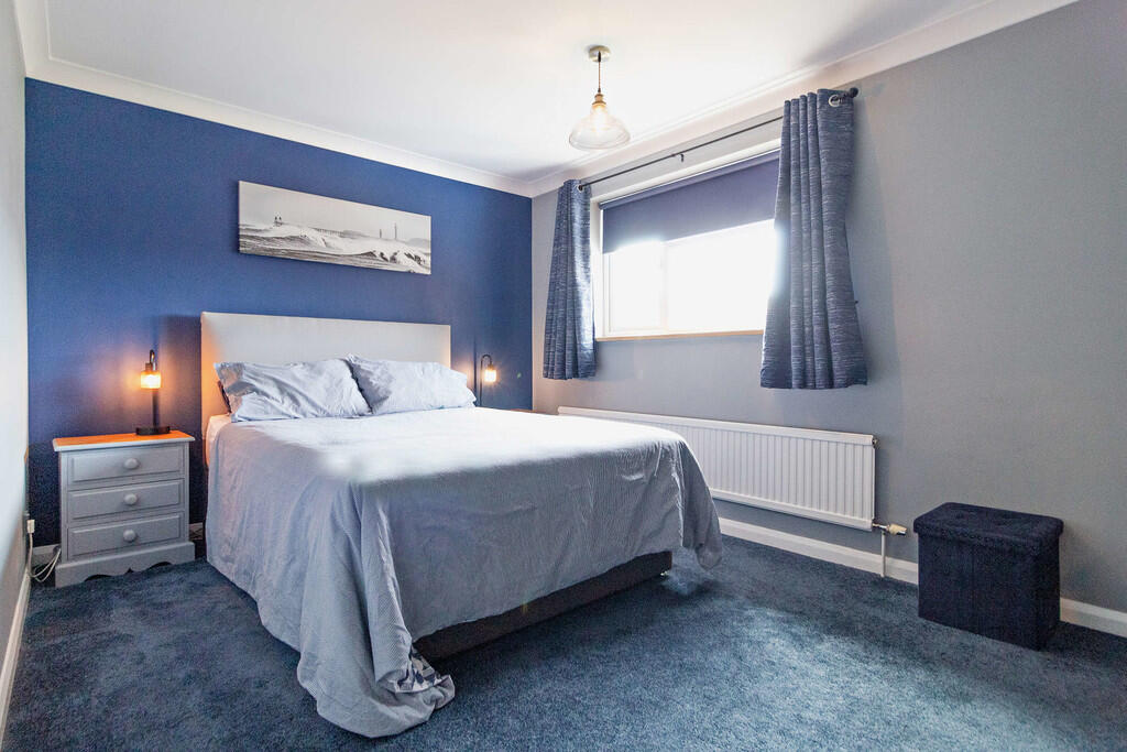 8616731-interior2...