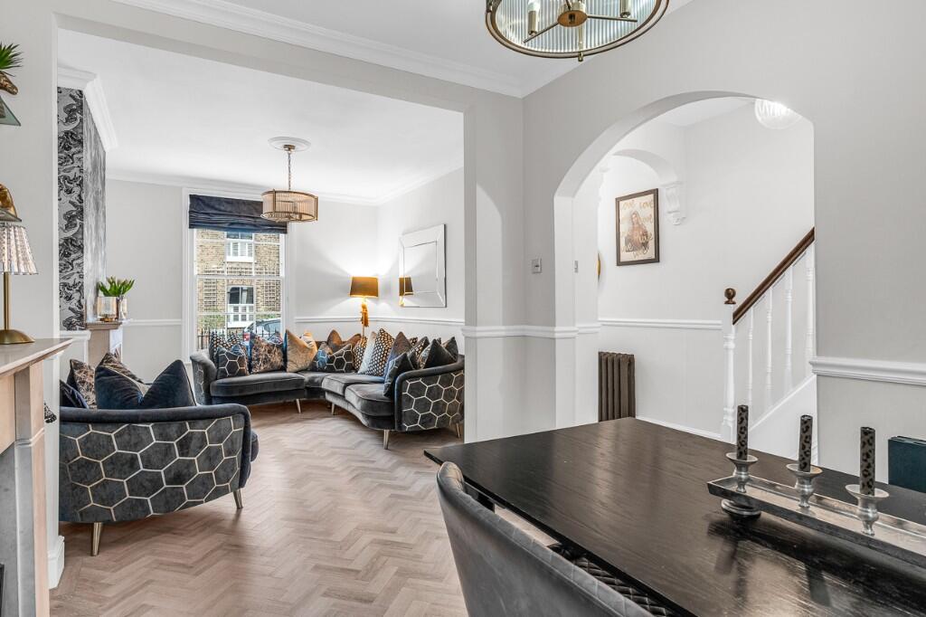 Currie Street, Hertford, Hertfordshire, SG13