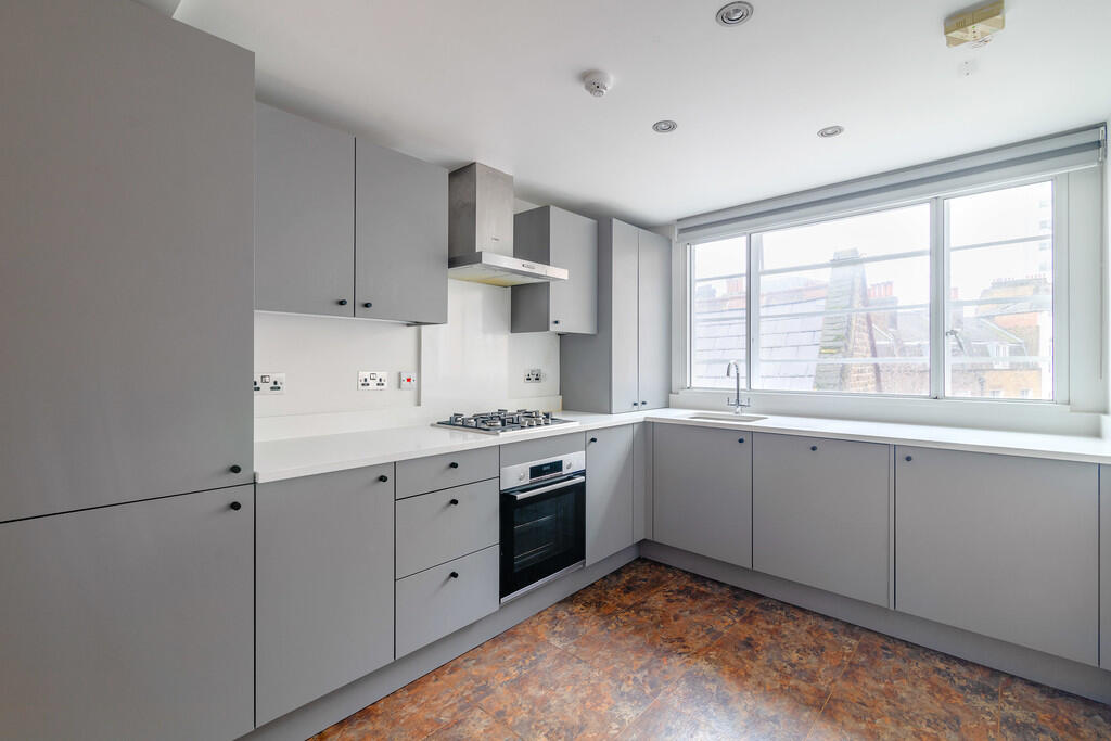 Earlham Street Se...