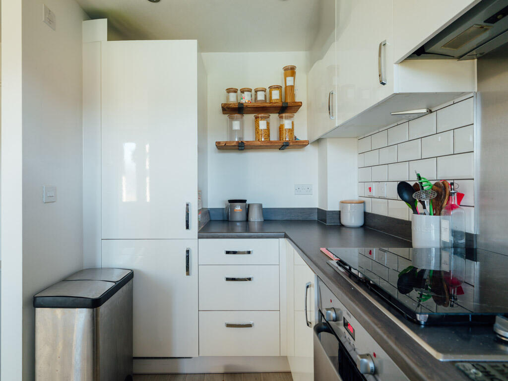 22 fortuna way extra rightmove (4 of 13)