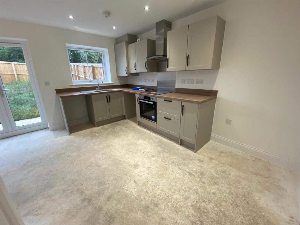 KITCHEN 1.jpg