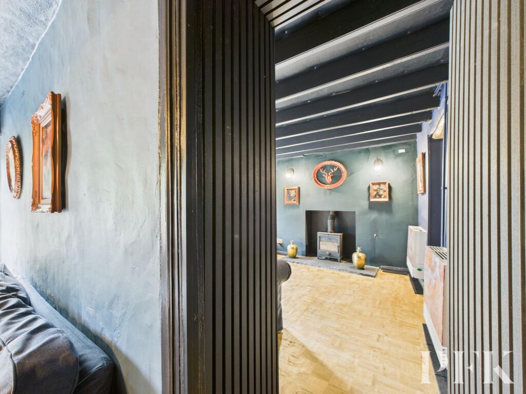 Adjoining Doorway - 1 through to 2