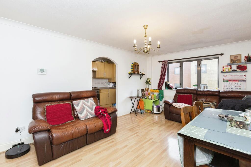 Lounge/Dining Room