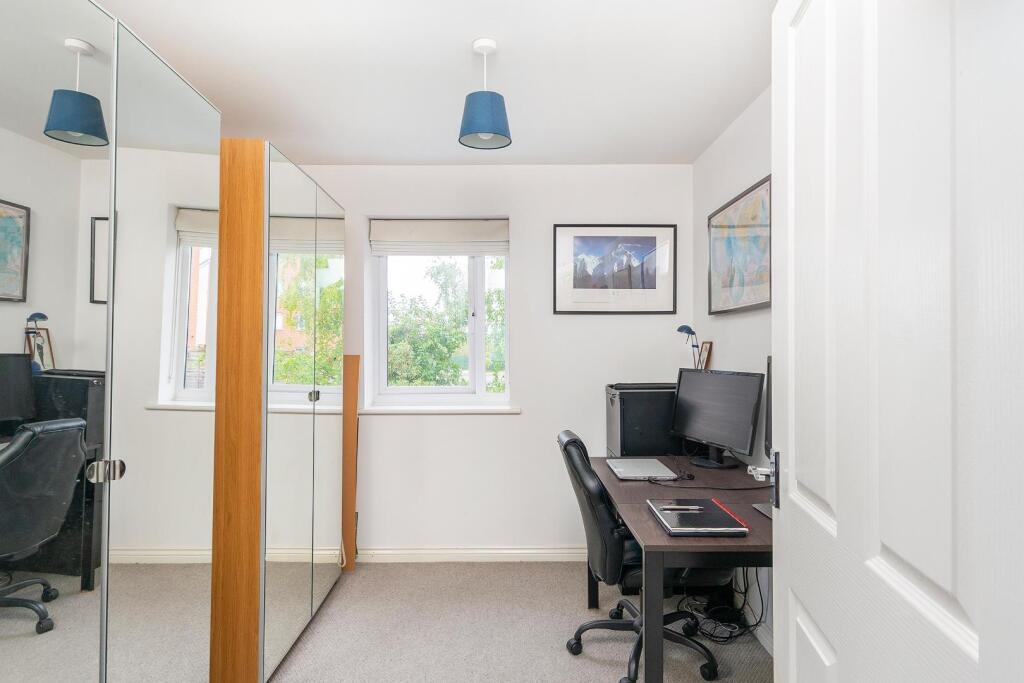 2G8CWCV - Bedroom A.jpg