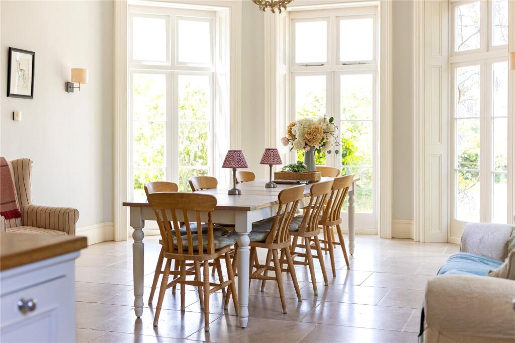 Breakfast Room