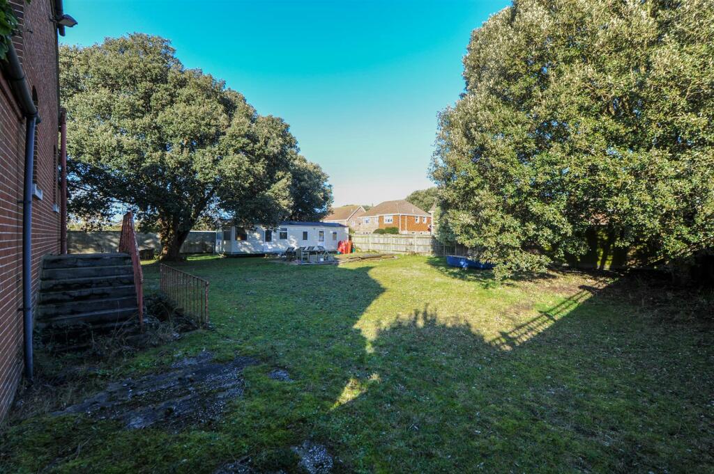 Rear Garden..jpg