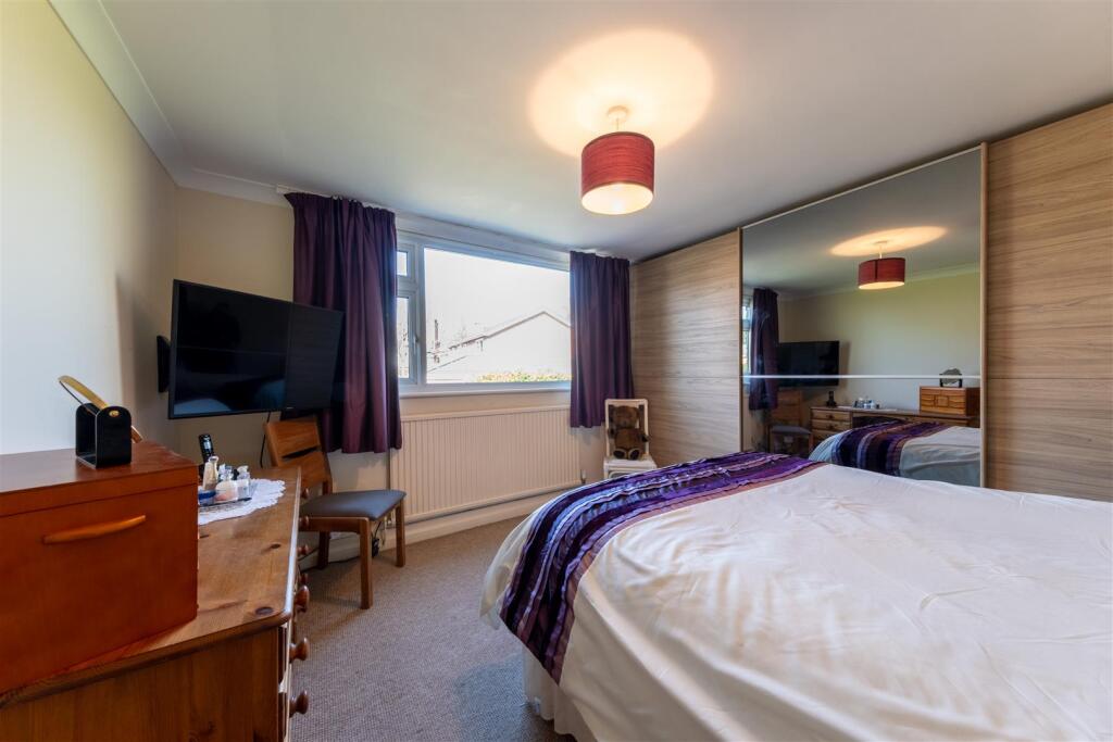 10 Windsor Close-019.jpg