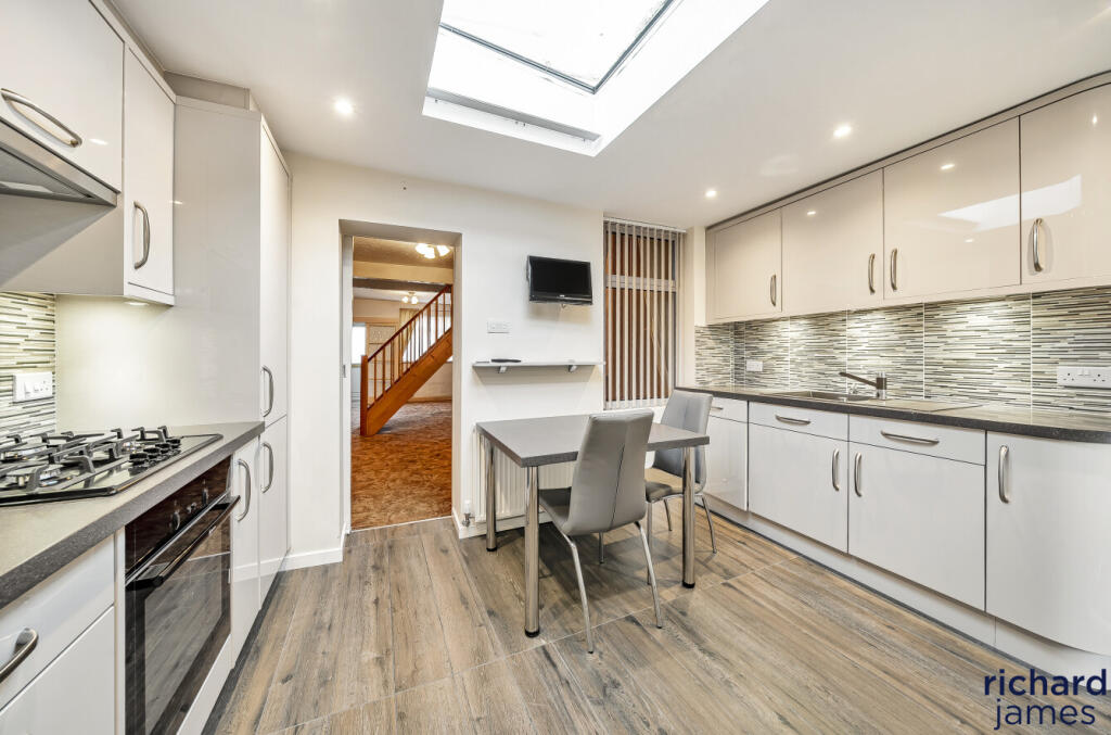 cda27301-8930-473...