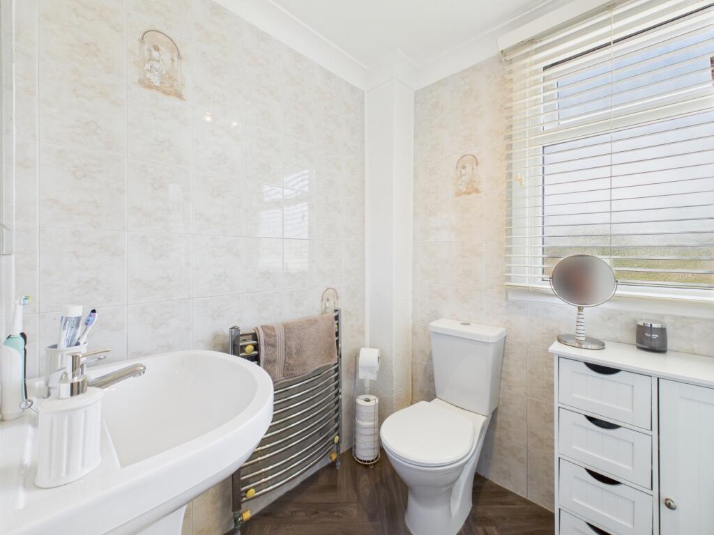 CAM03729G0-PR0064-STILL031