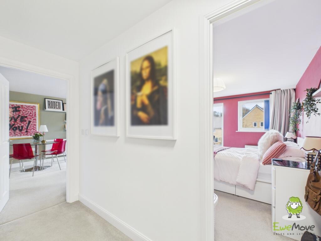 EweMove Estate Agents Basingstoke - Fleetlands Hou