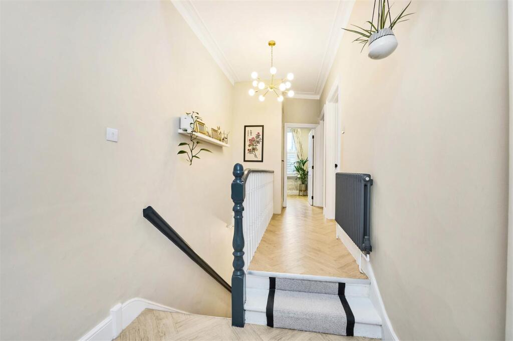 James_Anderson_-_Lower_Richmond_Road_London__SW14_