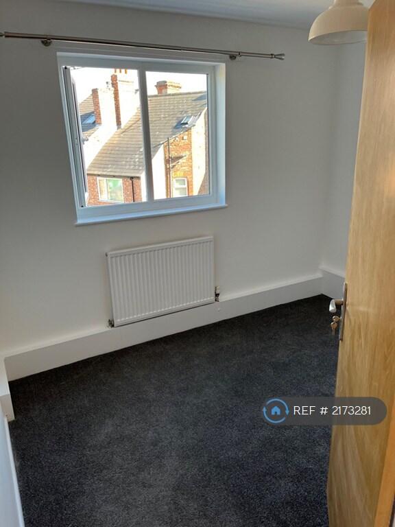 Bedroom 2 (With Walk-In Wardrobe)