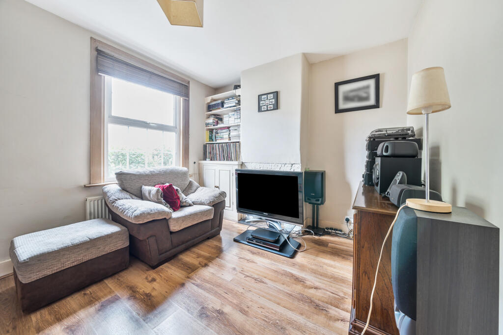 1320497-8-686e995...