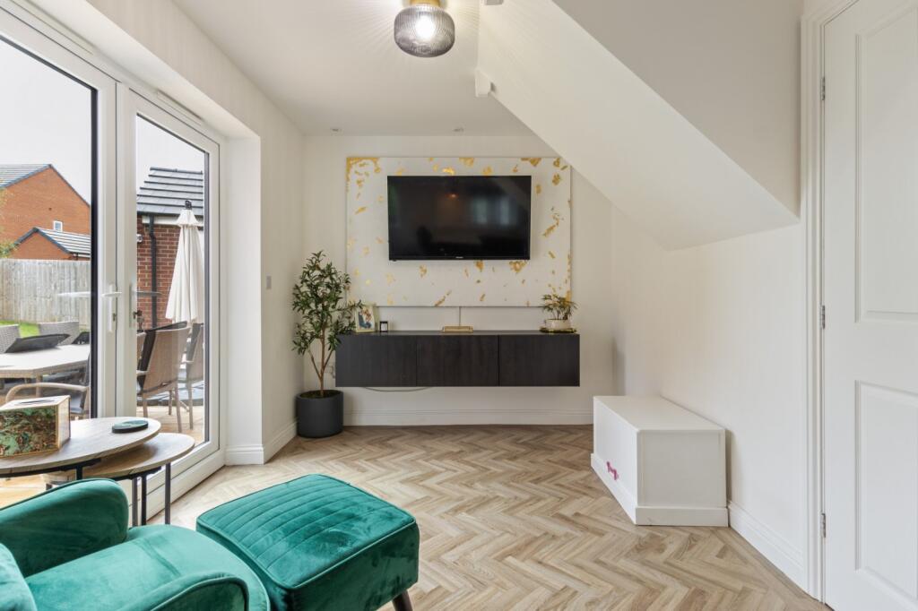 Sitting/Dining Area