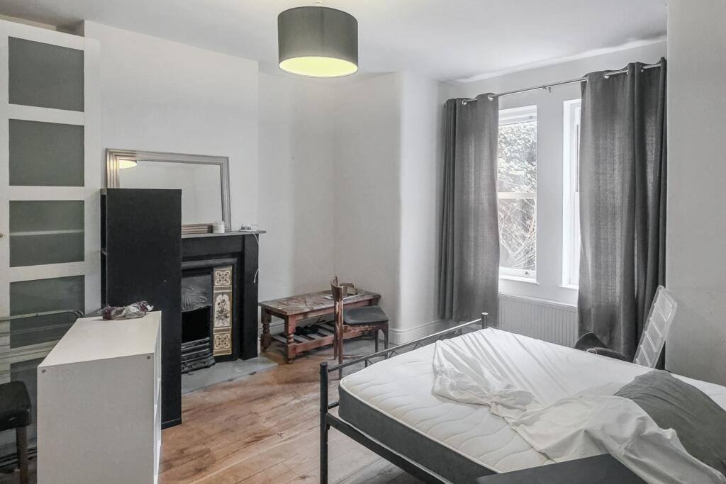 136 Darwin Road, Ealing, London, W5 4BH