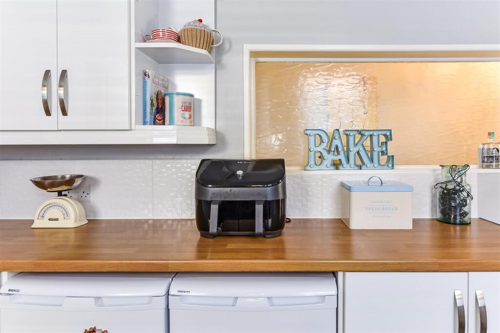 Kitchen Side.jpg
