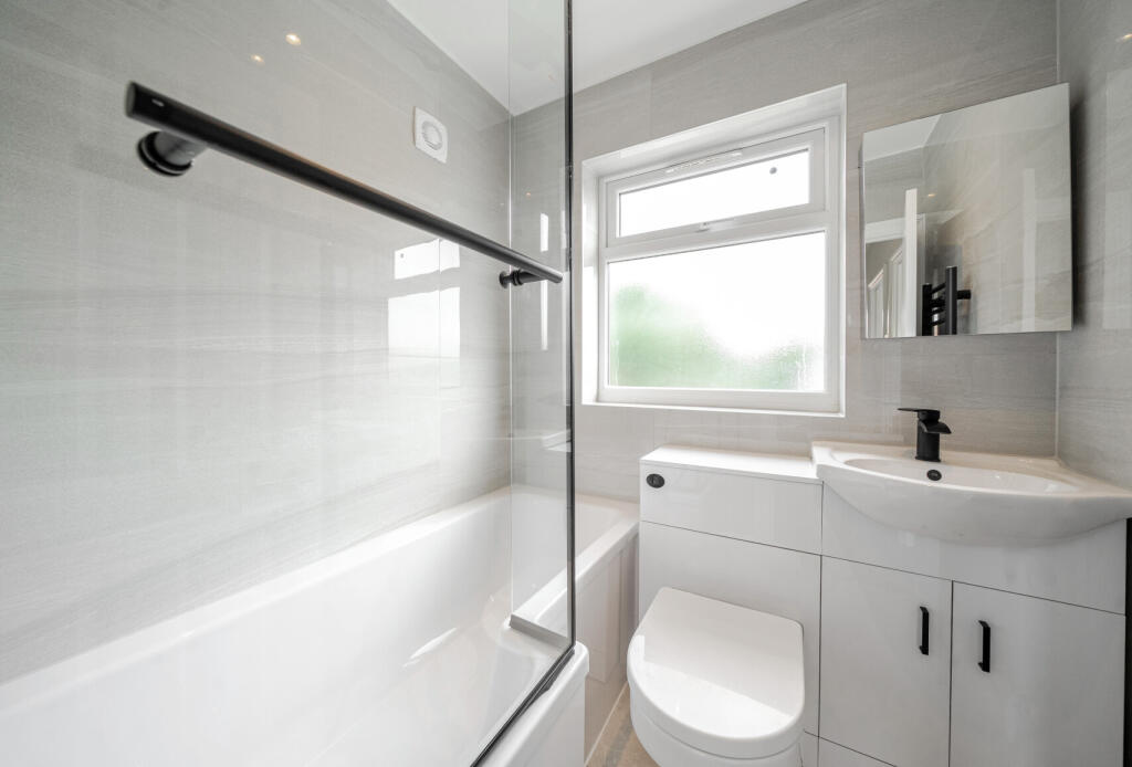 1304970-12-68484d...