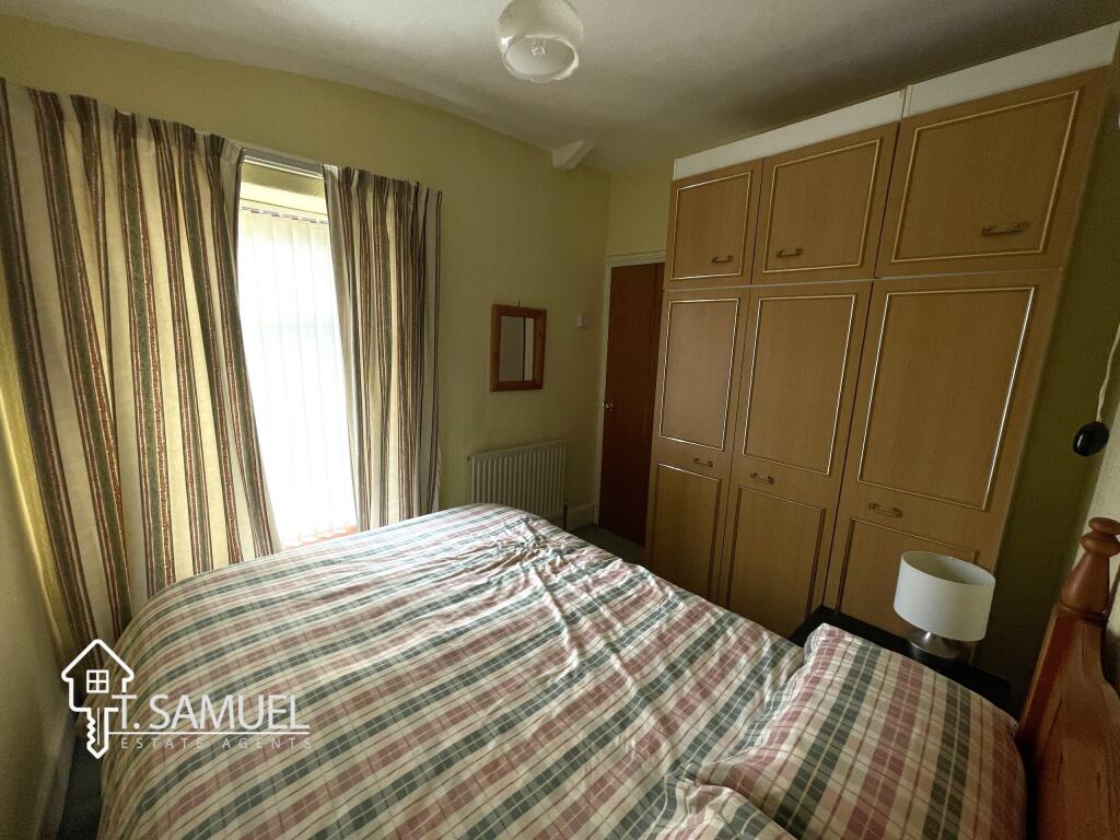Bedroom 2c.JPG
