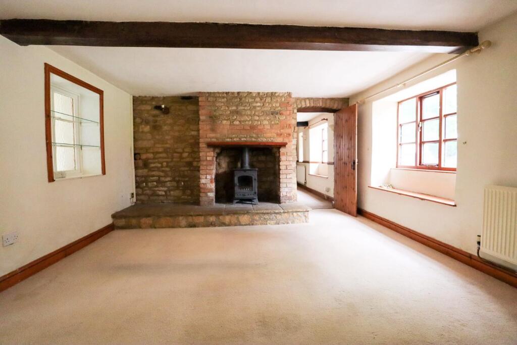 Sitting room (2).jpg