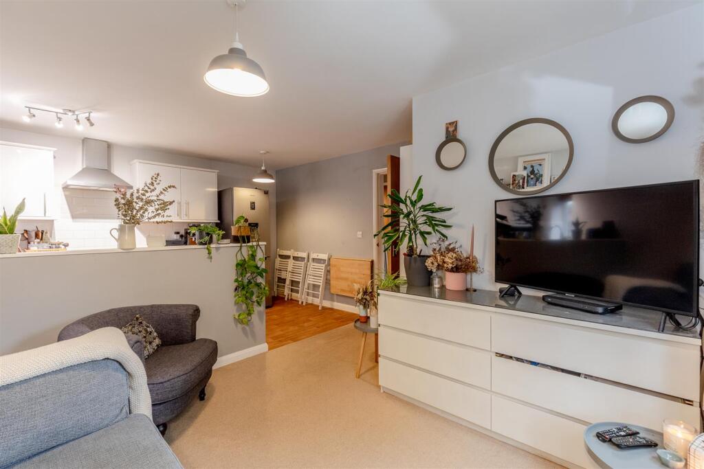 Lincombe Road, Downend Living Room 4.jpg