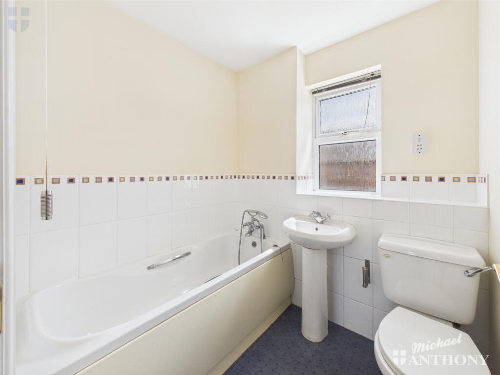 CAM03852G0-PR0293-STILL017