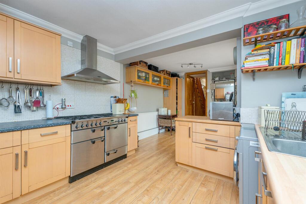 kitchen-2.jpg