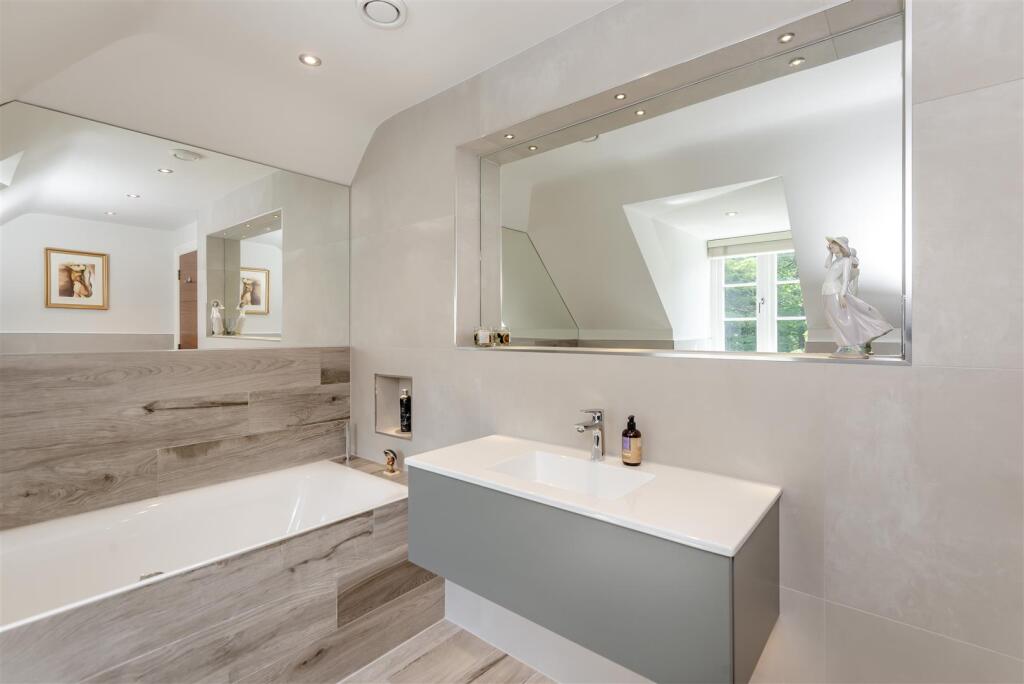 8652436-interior55.jpg