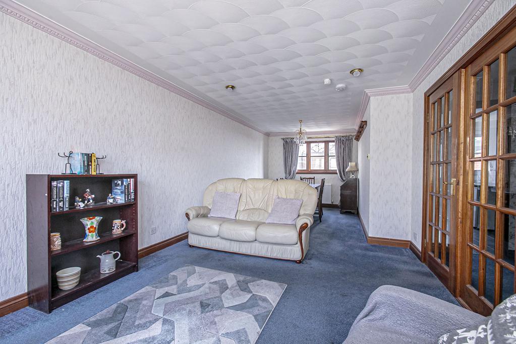LIVING RM TO DINING